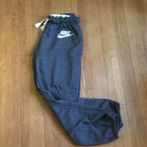 GRAY NIKE JOGGERS